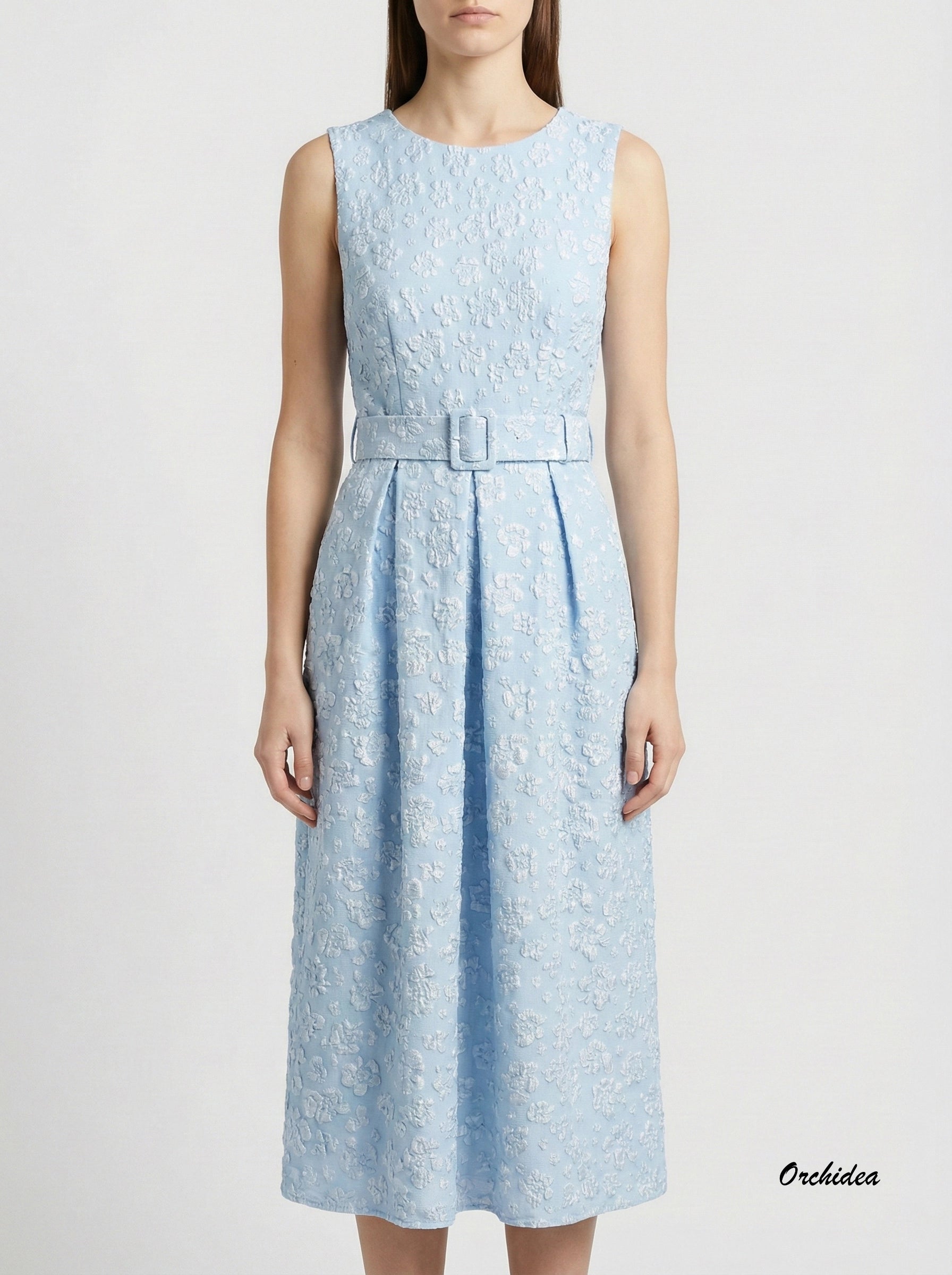 Světle modré midi šaty s 3D florální texturou