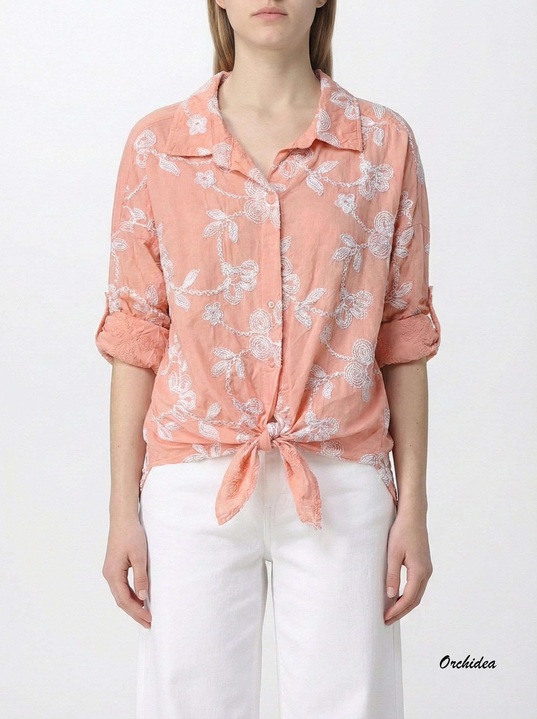 Vyšívaná košile s květinovým motivem