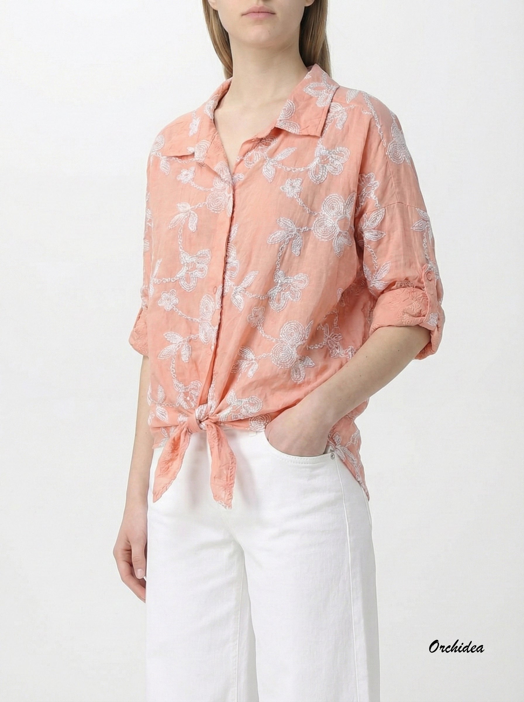 Vyšívaná košile s květinovým motivem