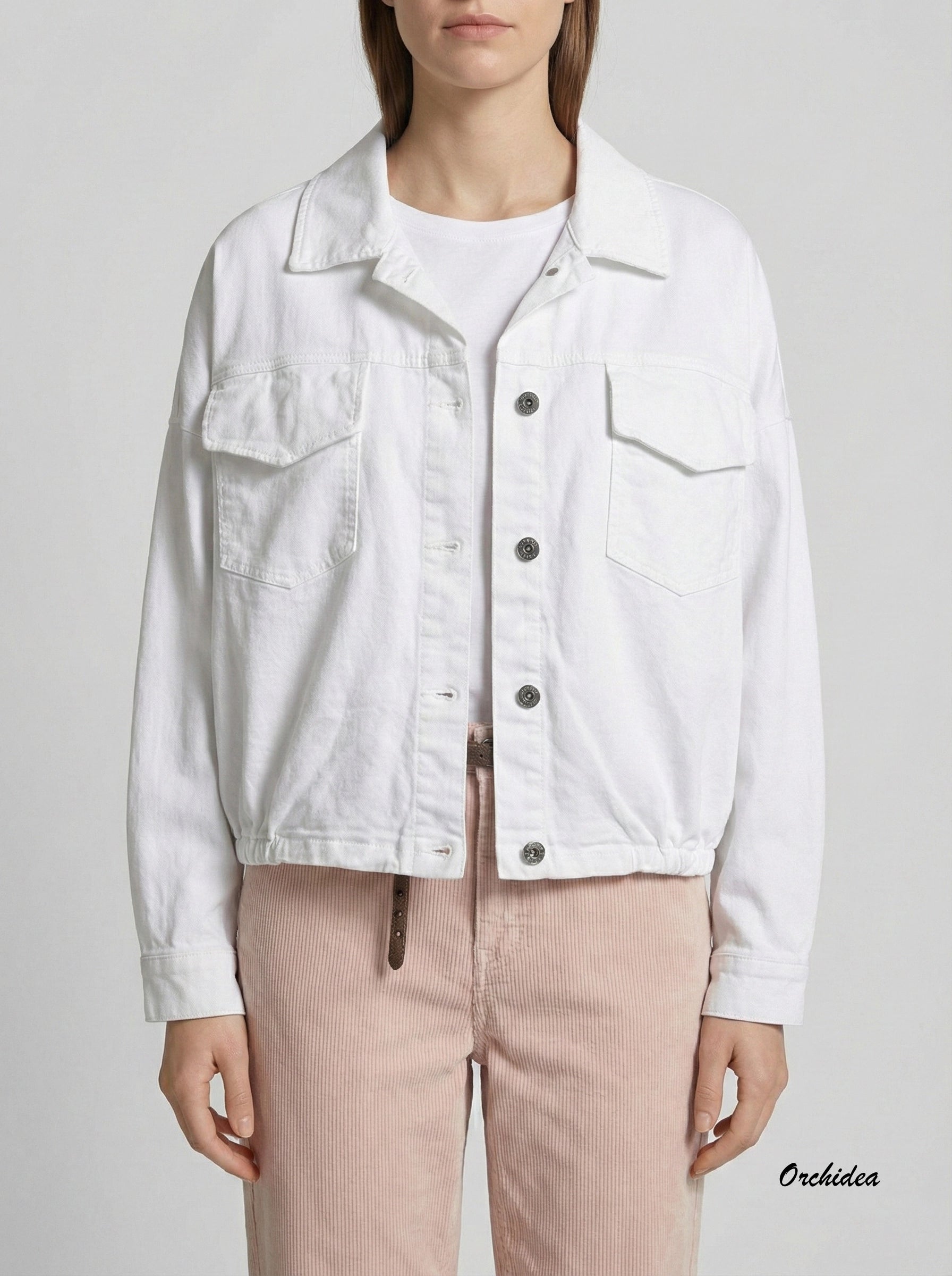 Bílá džínová bunda s náprsními kapsami