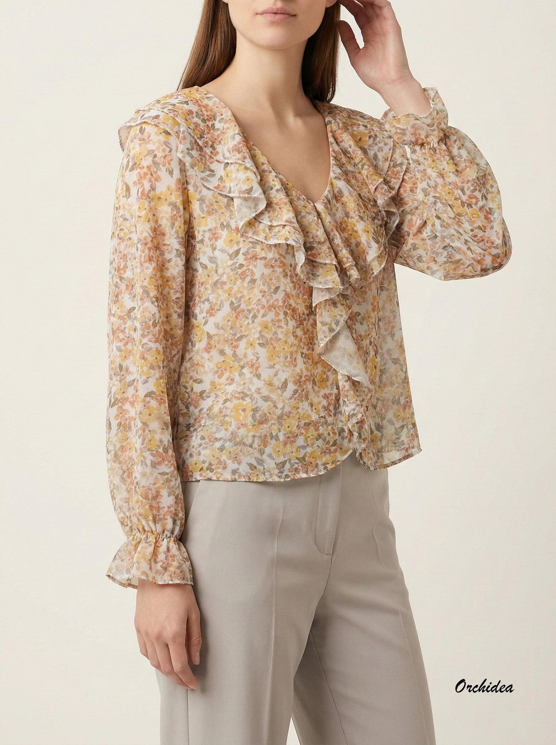 Romantická halenka s volány a drobnými kvítky