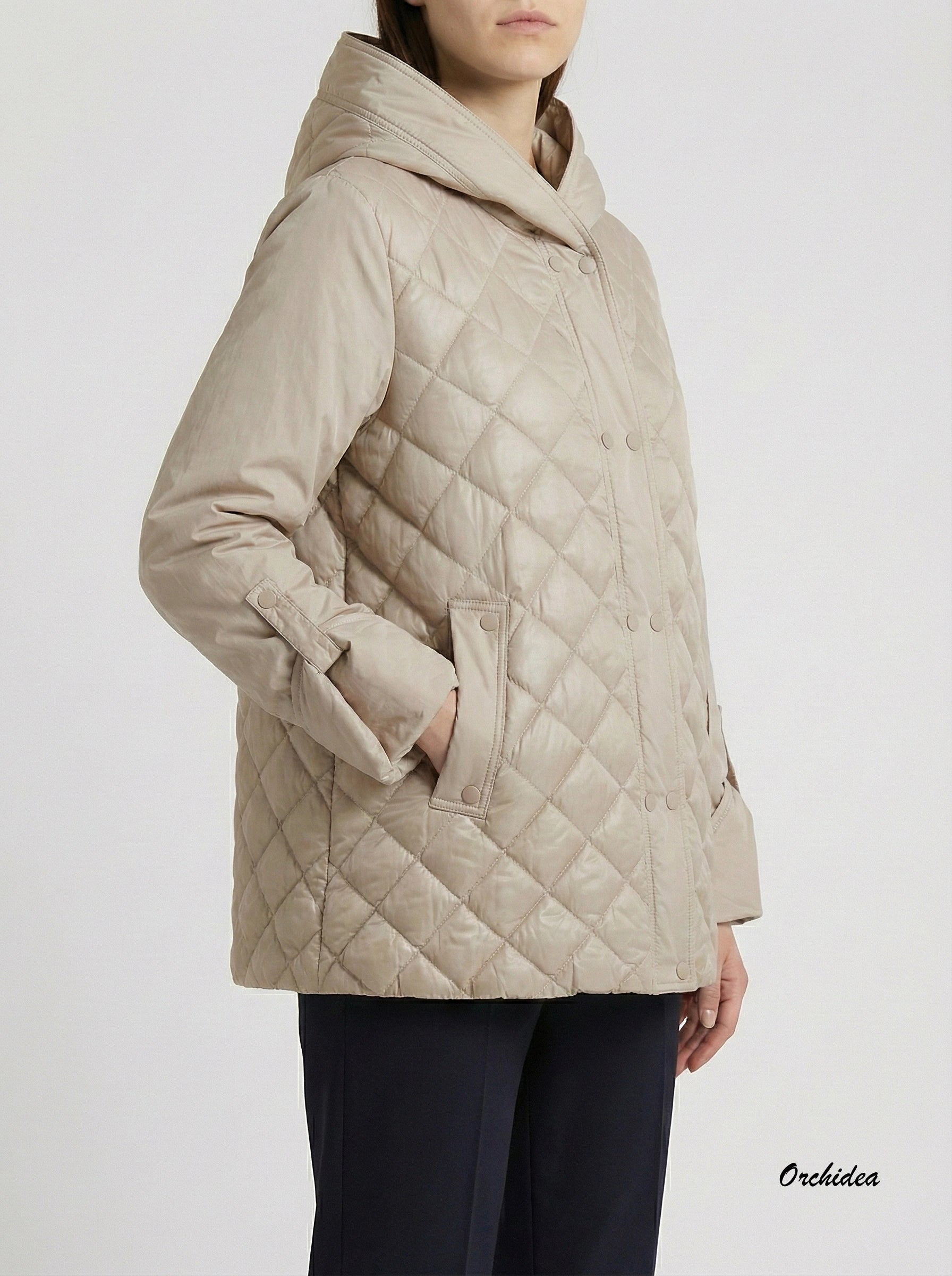 Prošívaná přechodová bunda s kapucí