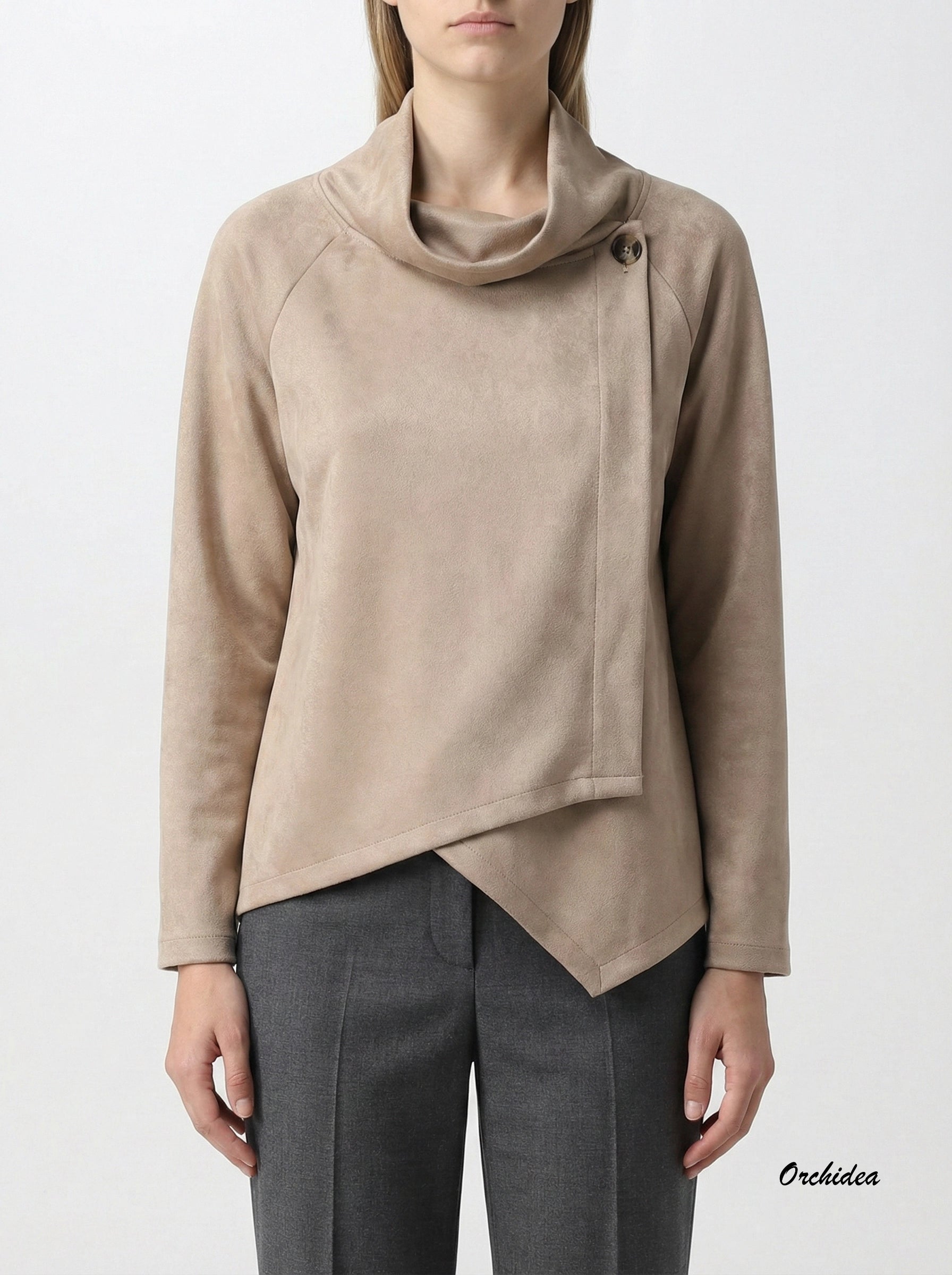 Asymetrická halenka z eko semiše s knoflíkem