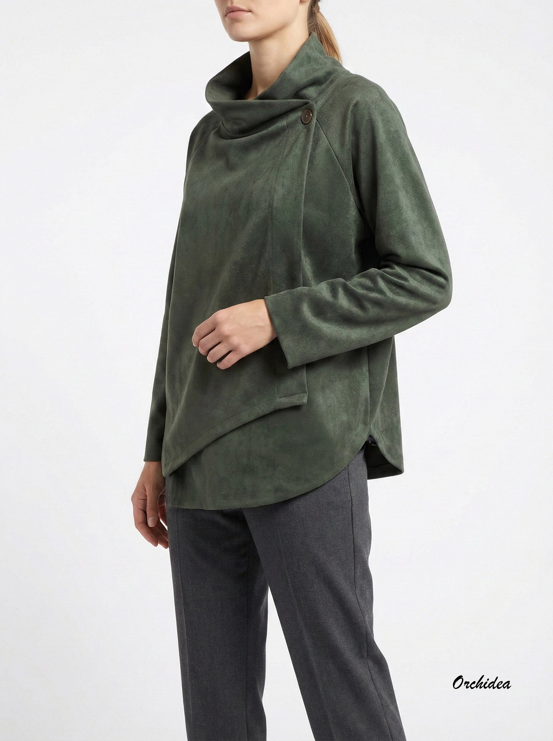 Asymetrická halenka z eko semiše s knoflíkem