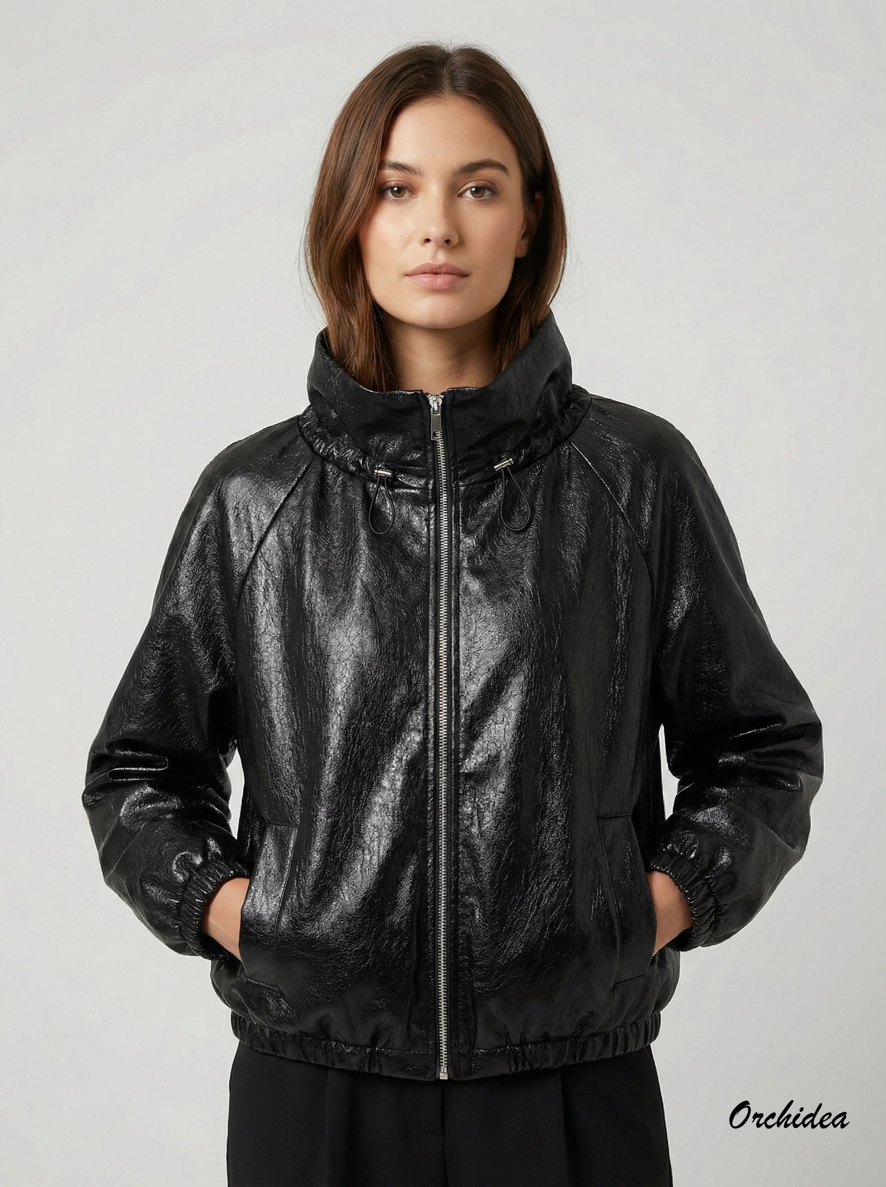 Černý strukturovaný bomber s nastavitelným límcem