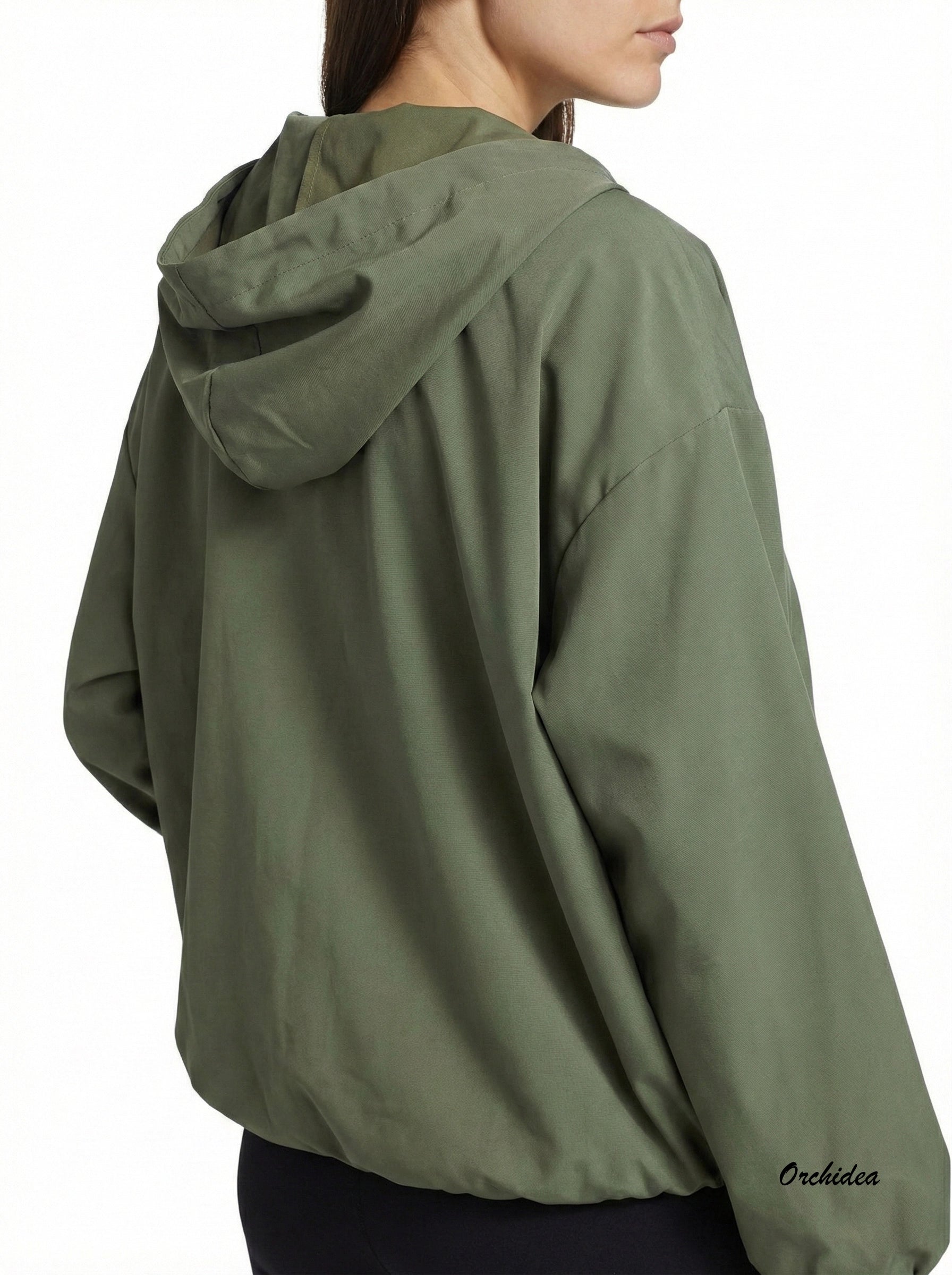 Lehká khaki bunda s kapucí a prstencovým zipem