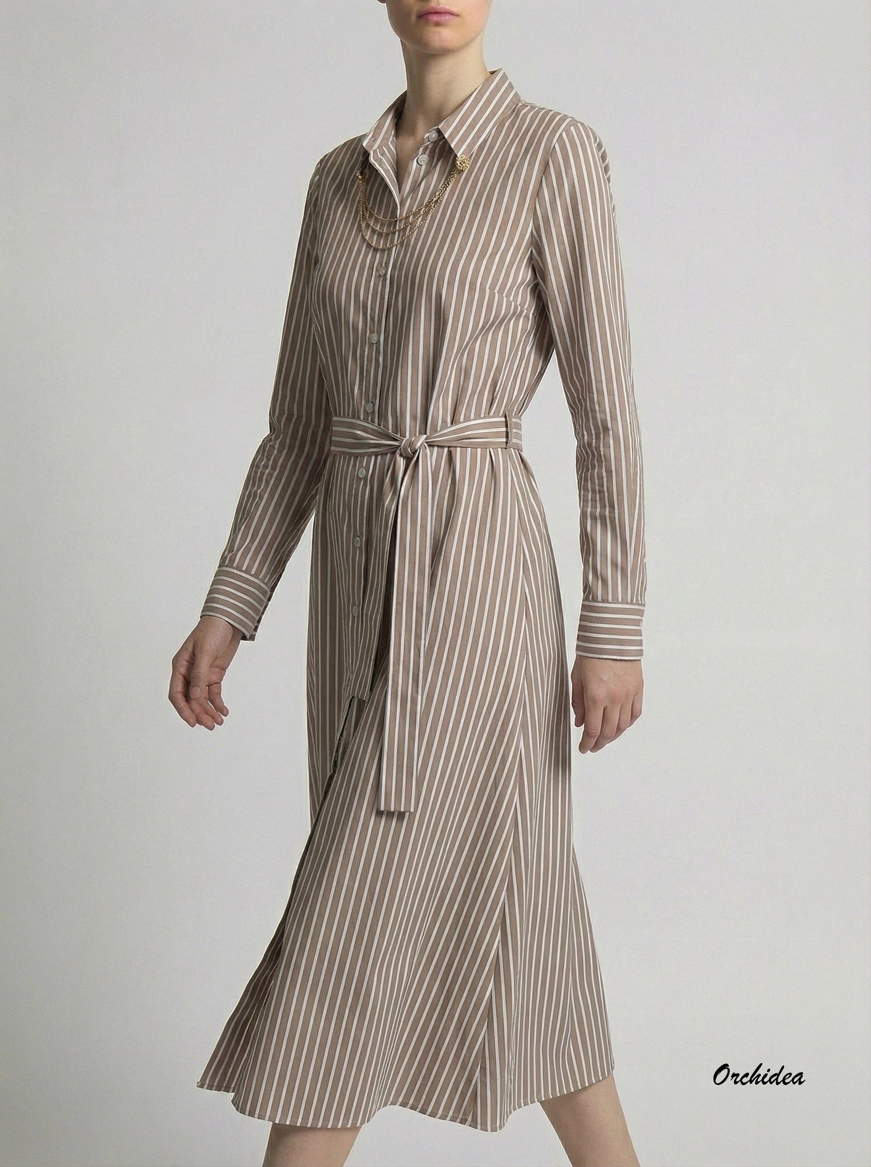 Béžovo-bílé pruhované košilové šaty s vázáním