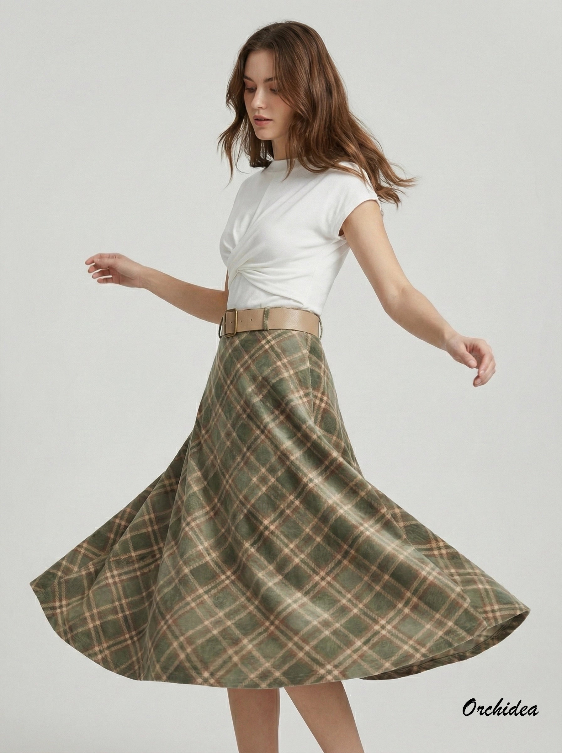 Žlutá károvaná sukně s páskem